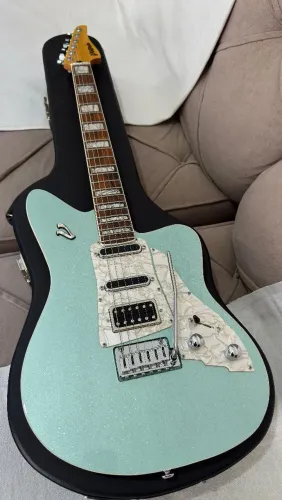Guitarra Victoria Custom Shop Paloma