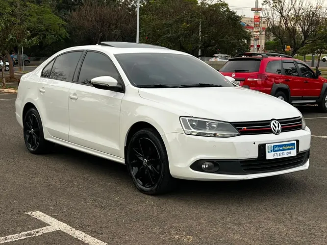 Volkswagen Jetta Comfortline 2.0 T.flex 8V 4P Tipt. 2014