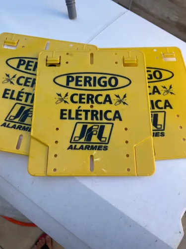 Placa cerca elétrica