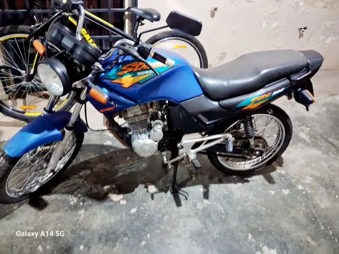 Vendo uma cbx strada 200