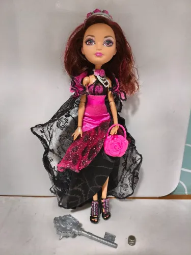 Boneca Ever After High Briar Beauty Legacy Day