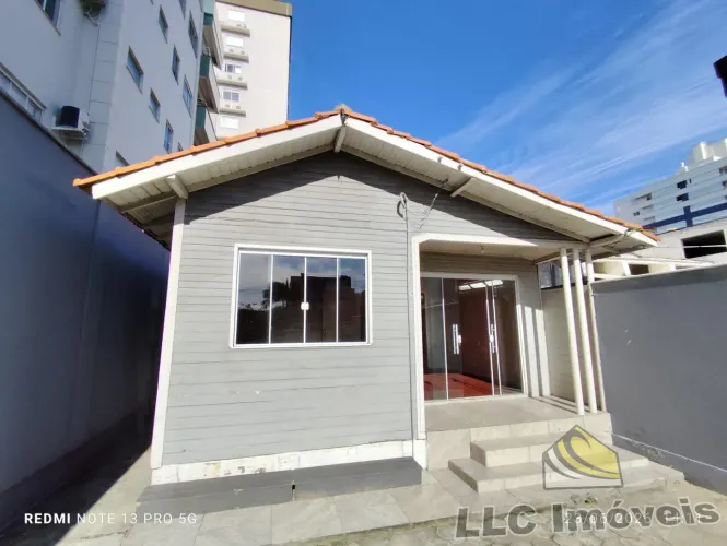 Casa para Locação em Imbituba, Centro, 3 dormitórios, 2 banheiros