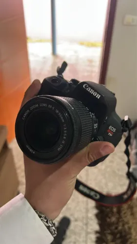 CANON EOS REBEL T5i + LENTE 18-55mm IS STM