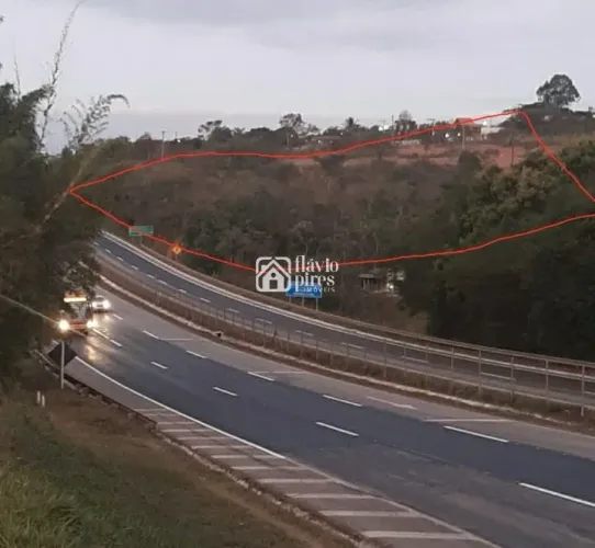 ÁREA DE 25000 M²