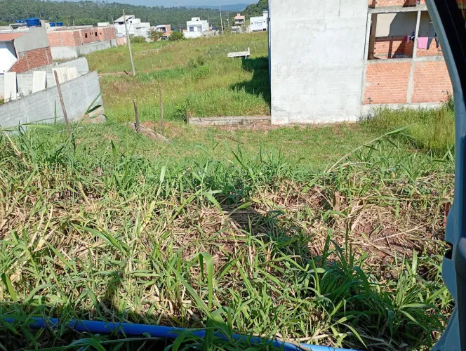 Vendo terreno 6x25 ótima localização 10 minutos da estação Varginha