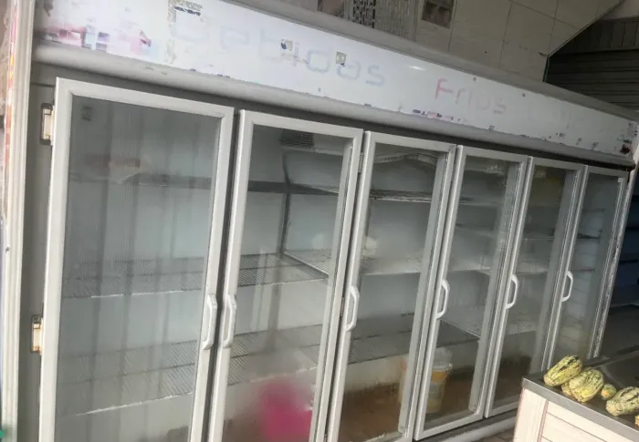Freezer 6 porta toda nova 2.5G