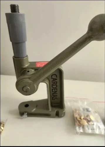 Balancim - maquina de colocar botão de pressão