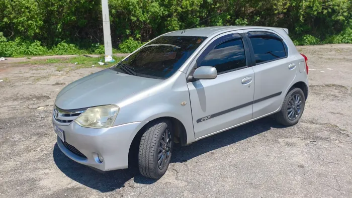 Toyota Etios XLS 1.5 Flex 16V 5P Mec. 2013