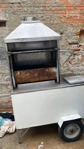 Carrinho de espetinho pra vender logo