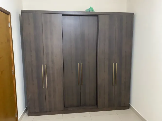 Guarda-Roupa casal 6 portas - 4 gavetas