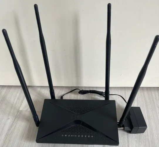 Roteador D-Link DIR-853 AC1300 Dual Band Gigabit - Excelente Estado
