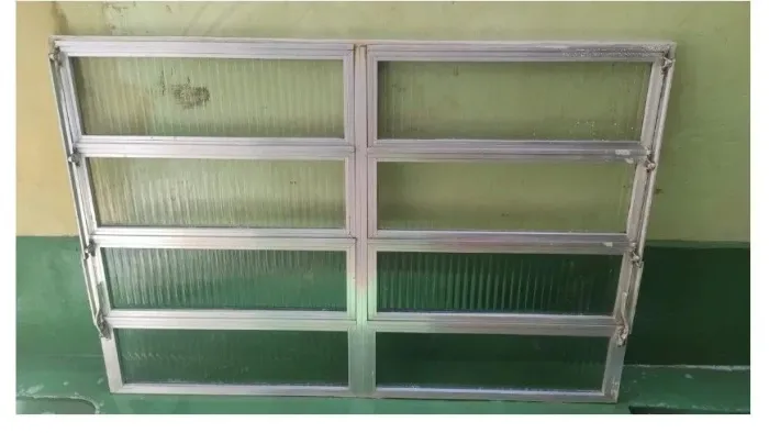 Janela de alumínio 4 folhas usada