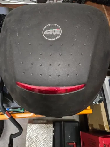 Baú givi para Lander.
