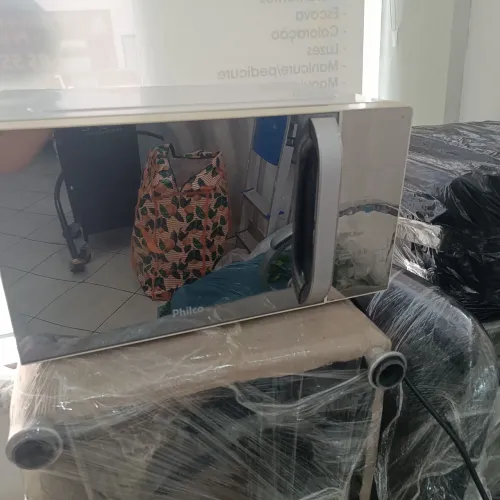 Microondas Philco, branco ,funcionando perfeitamente