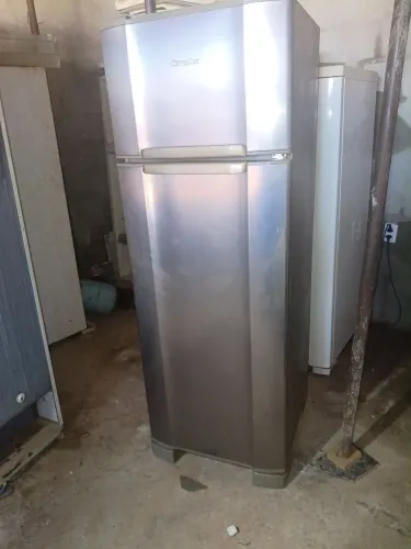 Vendo geladeira Esmaltec inox 380 litros degelo funcionando