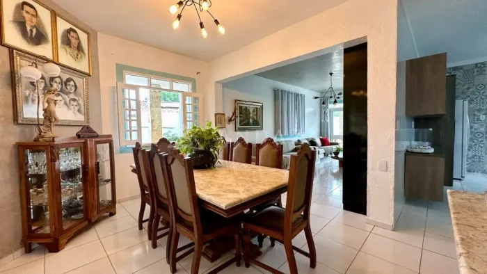 Ampla casa à venda porteira fechada próxima ao Mar na Barra de São Miguel.
