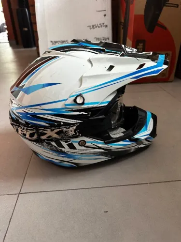 Capacete, colete e viseira de motocross