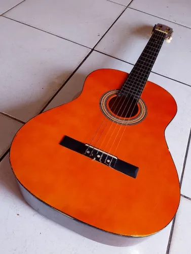 Violão CSR Acústico Cordas de Nylon R$ 180,00