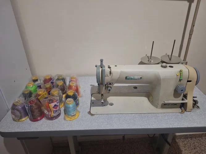 Máquina de Costura industrial SIRUBA