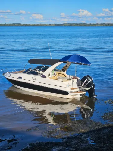 Vendo lancha focker 255 motor 250 hp