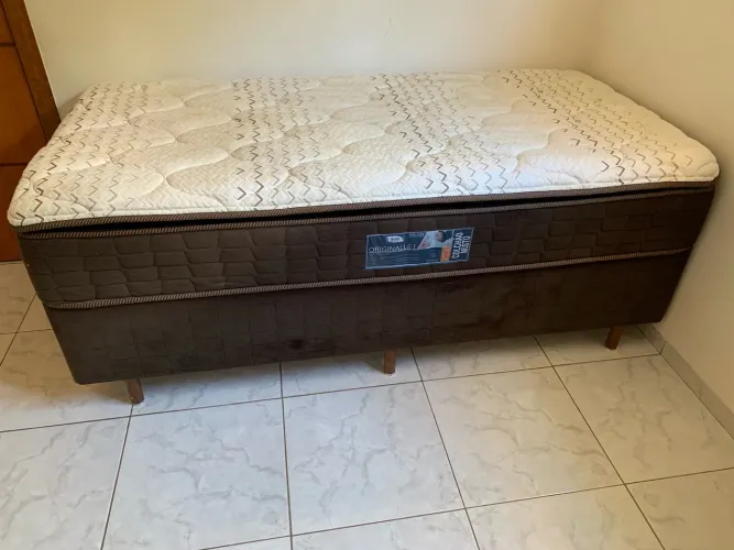 Colchão e cama box 