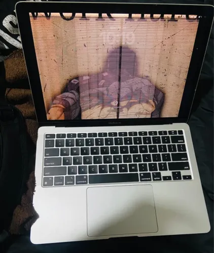 Vendo MacBook Air m1, tem 2 ano de uso, estou vendendo pois t