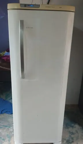 Geladeira funcionando perfeitamente usada