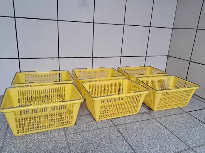 Kit de 6 cestos de compra de supermercado. com alças em aço