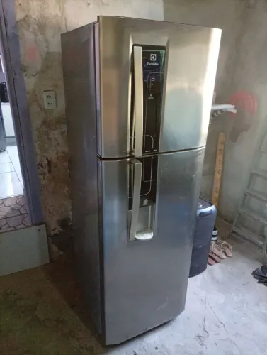 Geladeira Electrolux inox