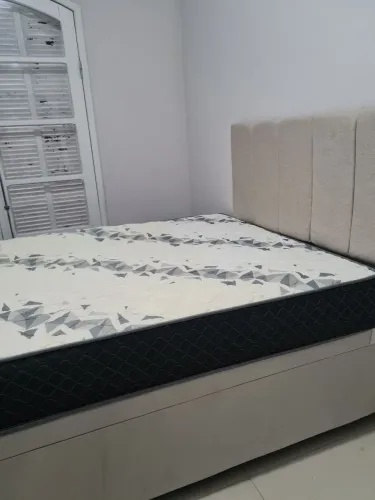 Colchão de solteiro seminovo entrego