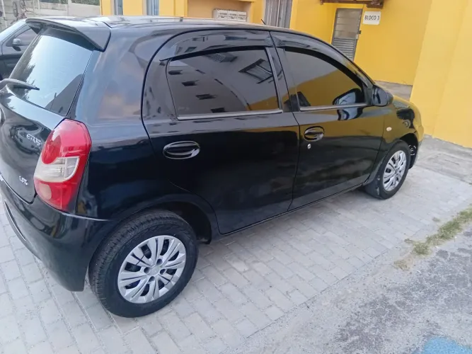 Toyota Etios X 1.3 Flex 16V 5P Mec. 2014