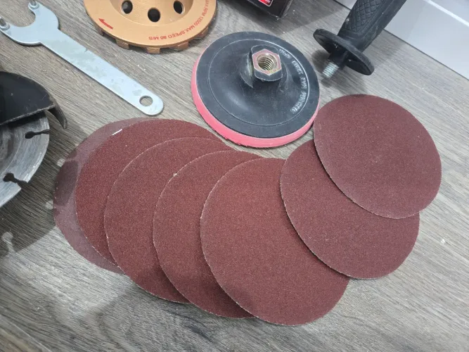 Esmerilhadeira Skil 700W pouco usada Buscar na Trindade