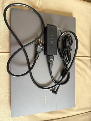 Notebook Samsung Book Intel Celeron | SSD 256GB | Tela Full HD | Excelente Estado