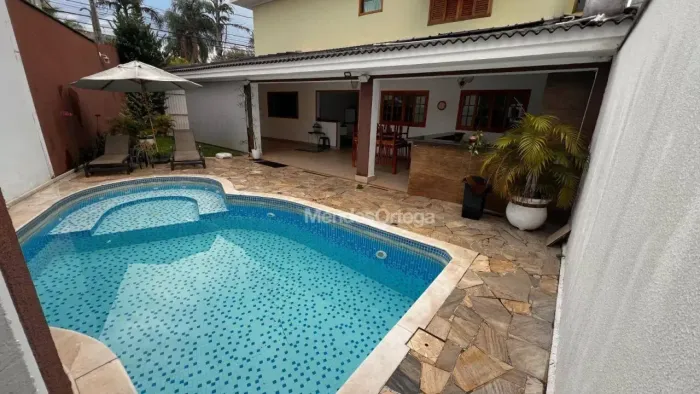 Casa com 4 dormitórios à venda, 350 m² por R$ 1.500.000,00 - Jardim Emília - Sorocaba/SP