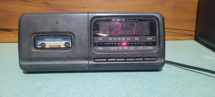 Rádio relógio 3x1 década 90