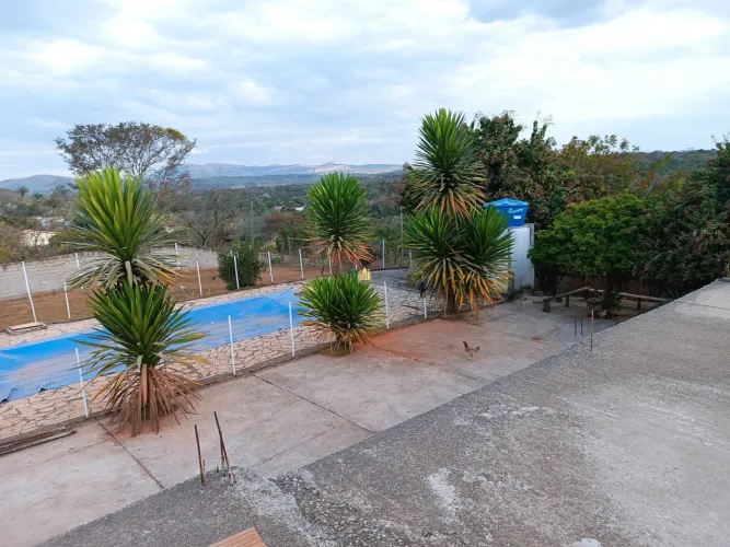 Venda de Sitio de Luxo em Tropeiros, Esmeraldas-MG: 4 quartos, 2 salas, 3 banheiros, 2 vag