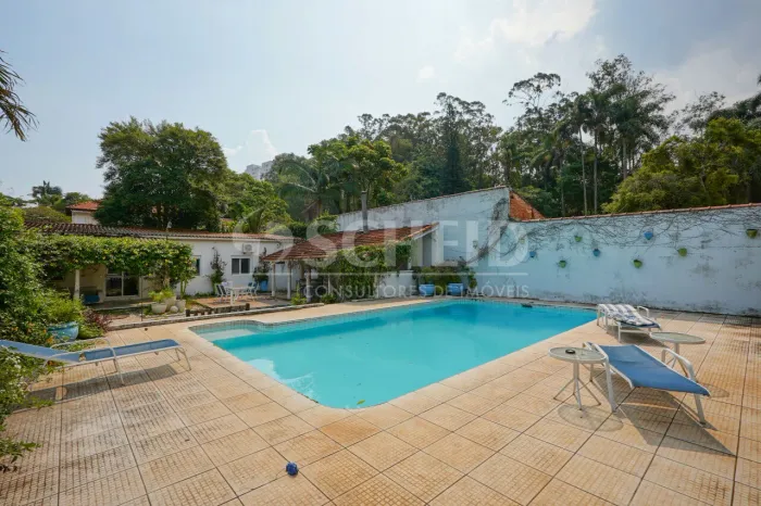 Casa para locação no Alto da Boa Vista com, 4 suítes, piscina, churrasqueira, 3 vagas de g