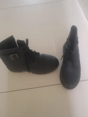 Vende bota infantil