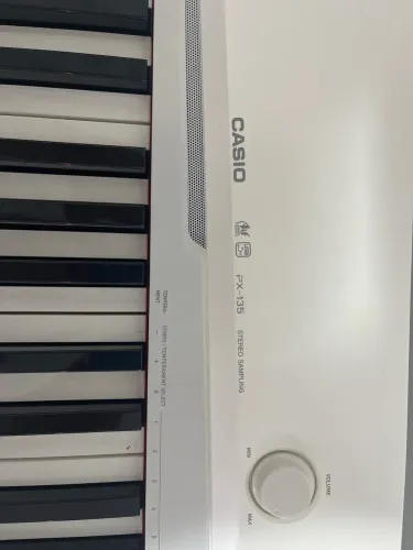 Piano Casio Px-135