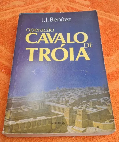 Livro "Operação Cavalo de Tróia (1), de J.J Benitez.