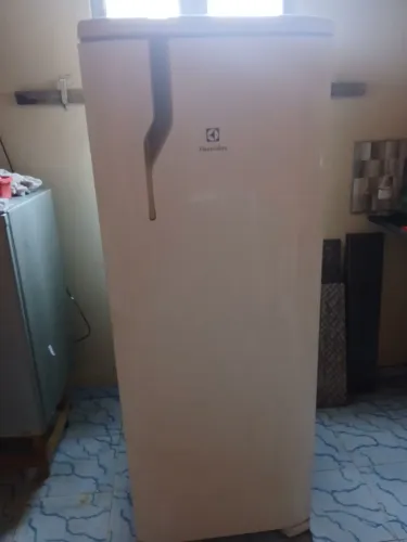 GELADEIRA ELECTROLUX FROST FREE BRANCA - SEMI NOVA