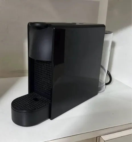 CAFETEIRA NESPRESSO / MOTIVO DA VENDA: MUDANÇA