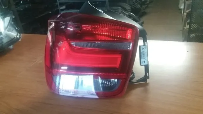 Lanterna BMW 118 120 125 130 2013 ate 2016
