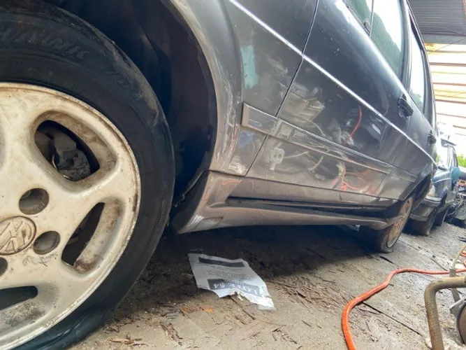 Spoiler Lateral Esquerdo Santana