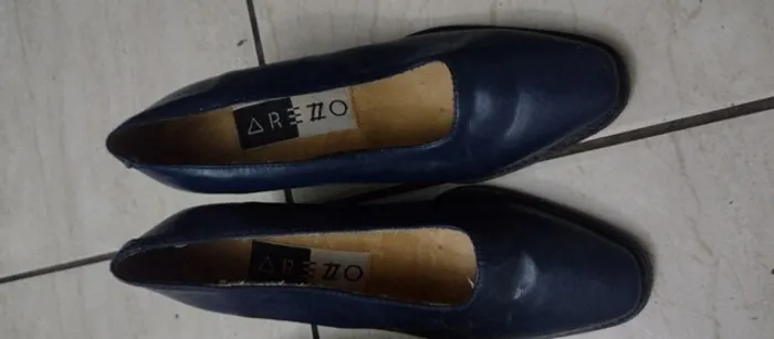 Vendo 2 sapatos de marca barato
