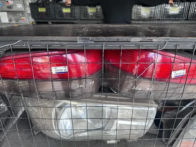Farol direito Hilux 2019 direito