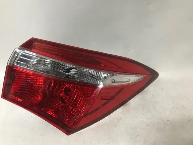 Lanterna traseira Corolla (sem led )