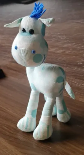 Girafa de pano artesanal 