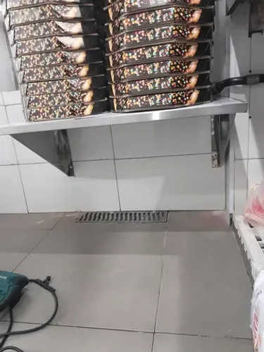 PRATELEIRA INOX MÃO FRANCESA. SOB MEDIDA 