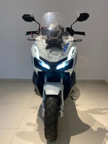 ADV baixo km com garantia sem detalhes moto impecável sem detalhes melhor scooter  